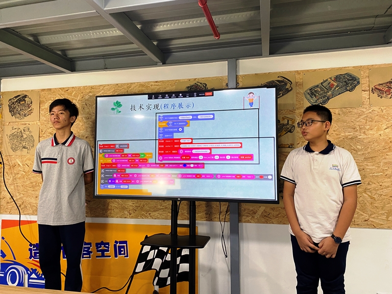 棠下初中的人工智能应用项目答辩现场。棠下初中和江门二中联队.jpg