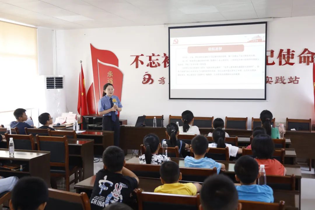 张怡兰.jpg 图片