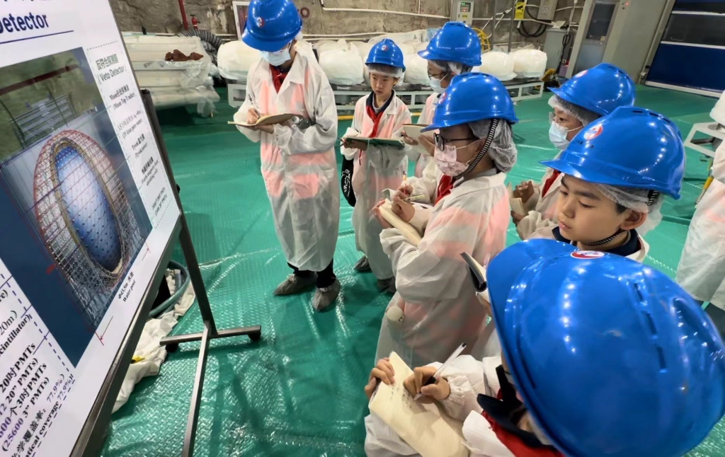 探寻地下700米的科学奥秘——市科技局组织春雨直播
少科院开展科普研学.docx_4