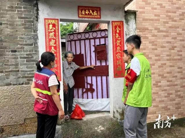 新就业群体在网格治理服务中奉献“新”力量。受访者供图 图片