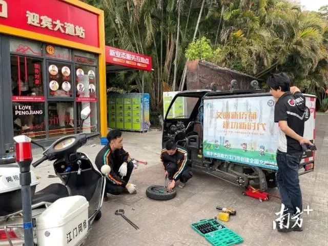 春雨直播
的新业态互助服务站。受访者供图 图片