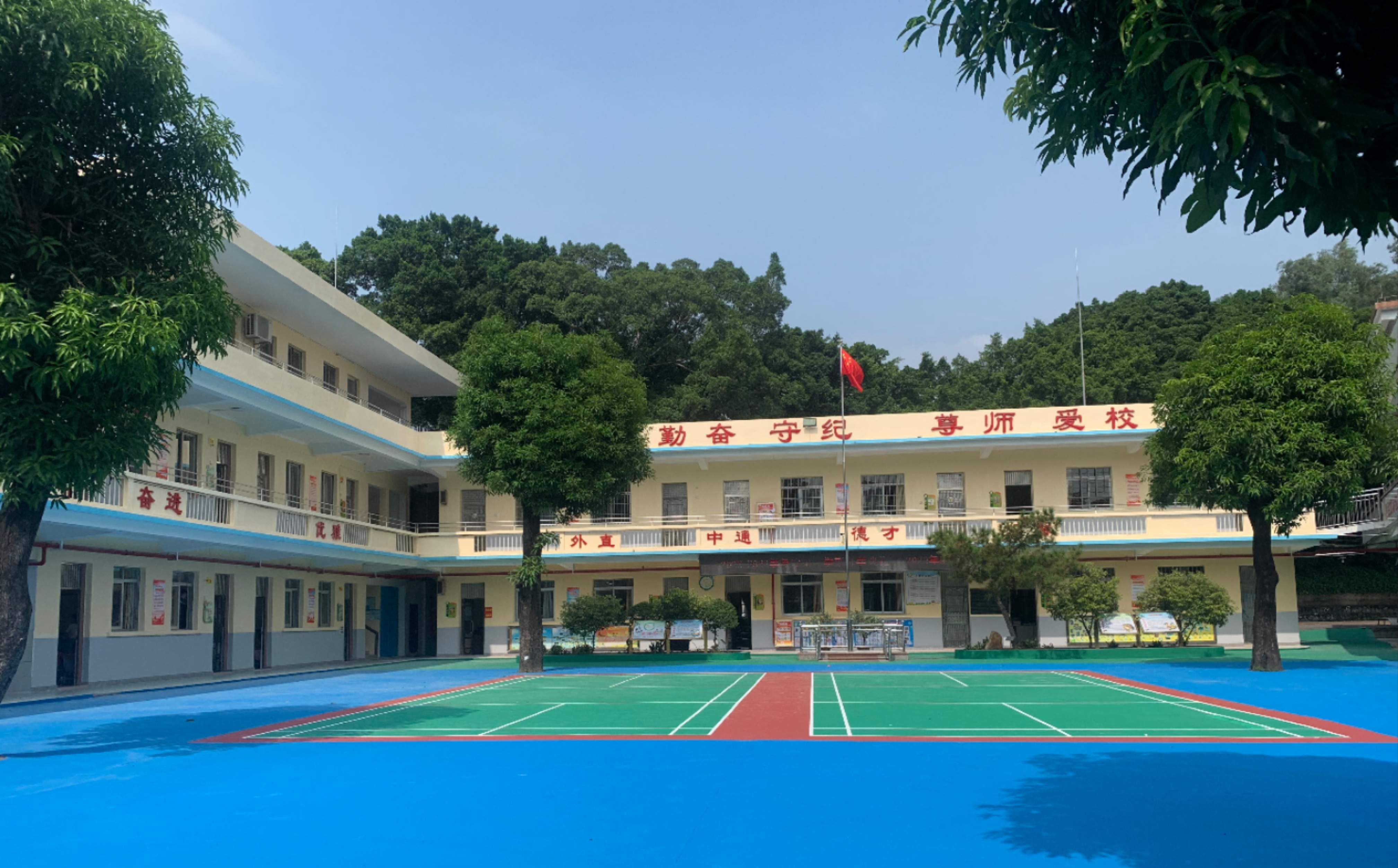 霞村校区--春雨直播
荷塘镇篁湾中心小学.jpg